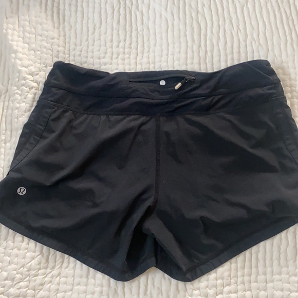 Lulu running shorts - Picture 2 of 3
